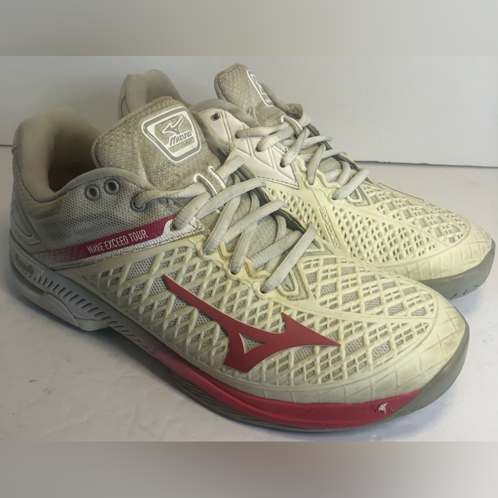 Mizuno Women's Wave Exceed Tour 4 AC Tennis Shoes in White/Red/Grey